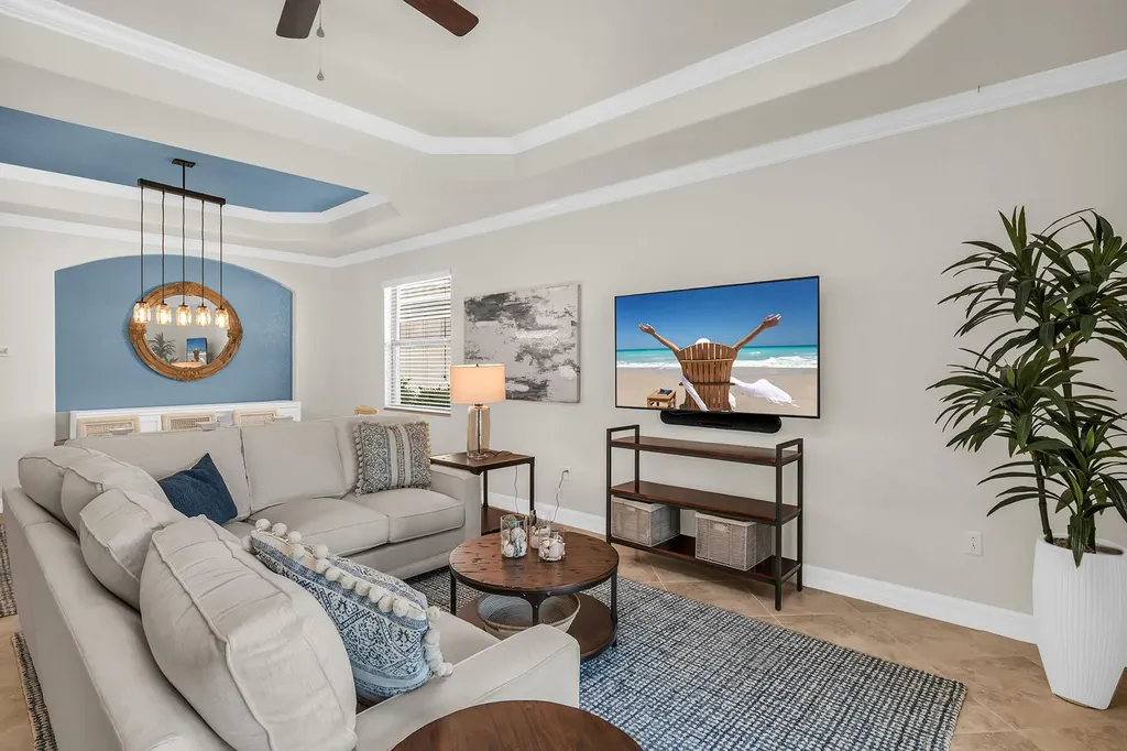 2938 Aviamar Circle Naples FL 34114