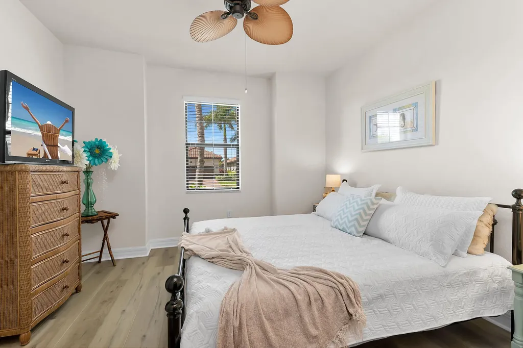 2938 Aviamar Circle Naples FL 34114