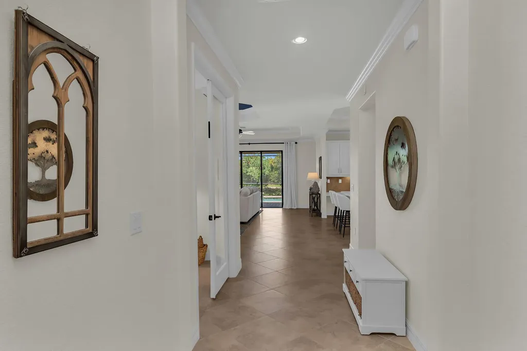 2938 Aviamar Circle Naples FL 34114