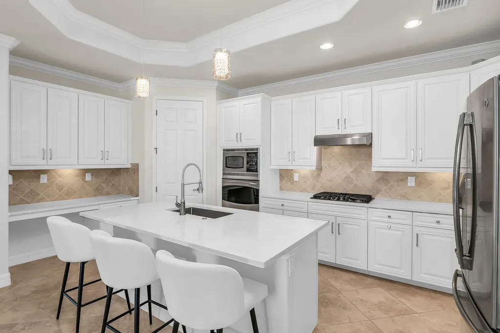 2938 Aviamar Circle Naples FL 34114