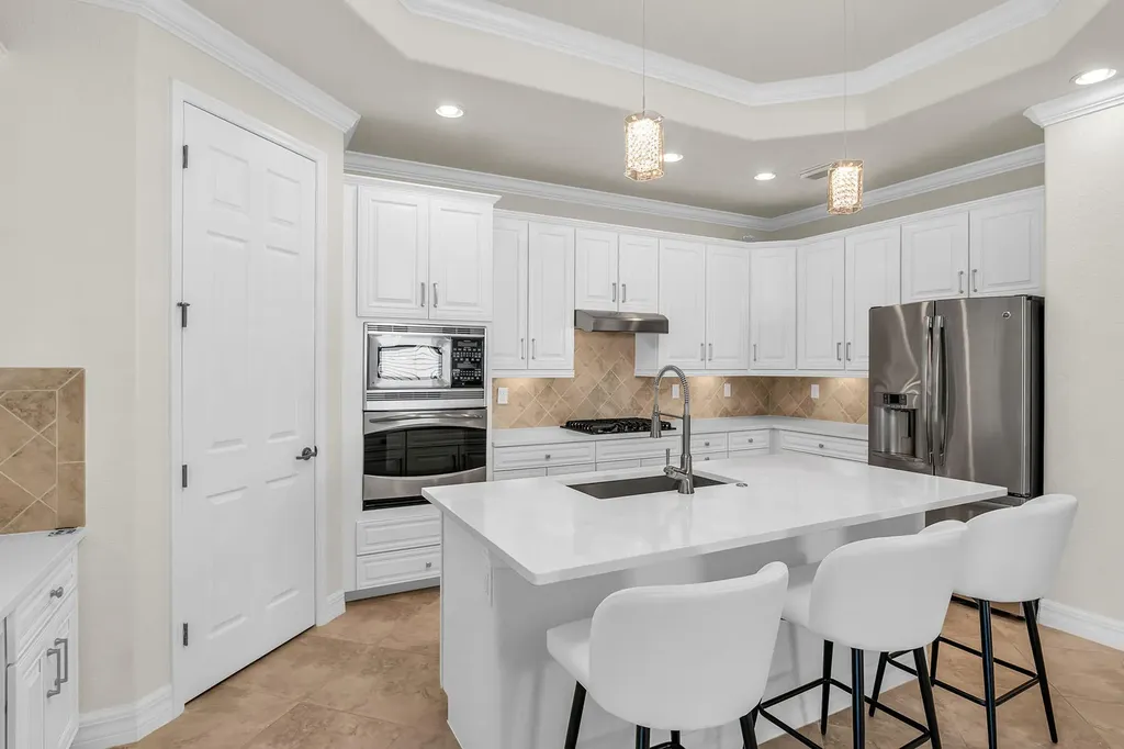 2938 Aviamar Circle Naples FL 34114