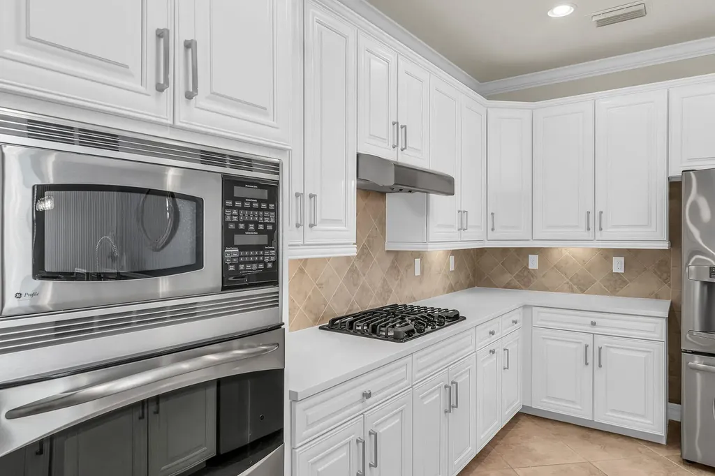 2938 Aviamar Circle Naples FL 34114