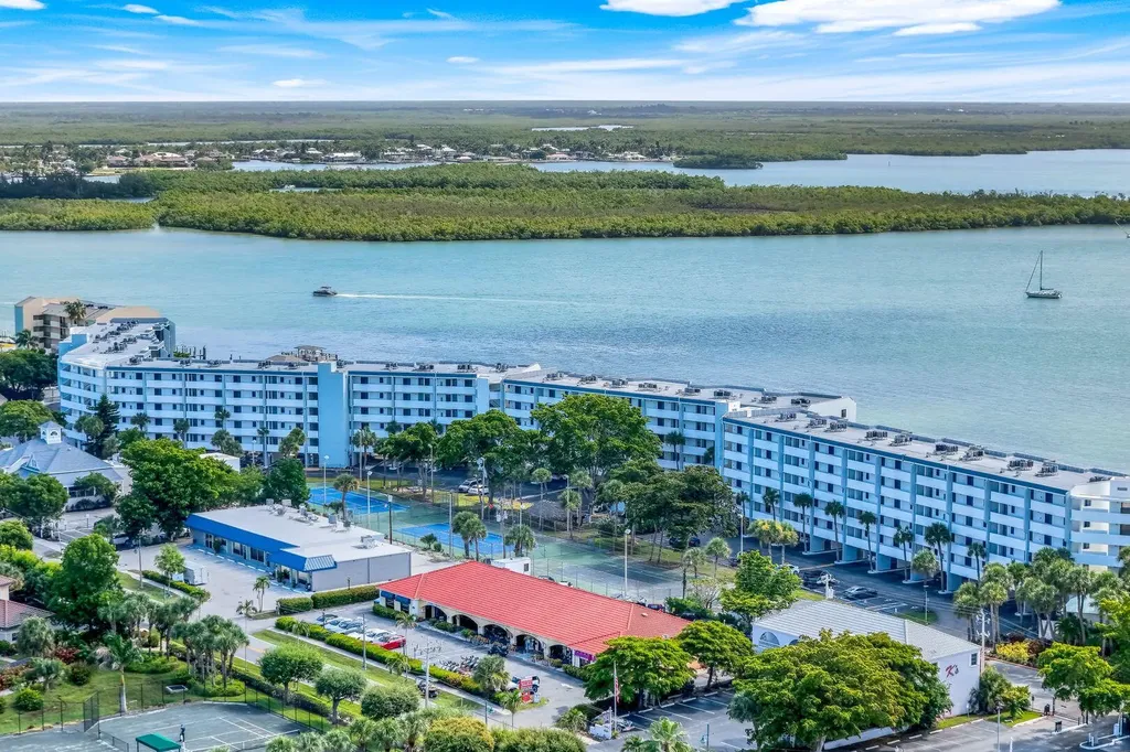 1085 Bald Eagle Drive Marco Island FL 34145