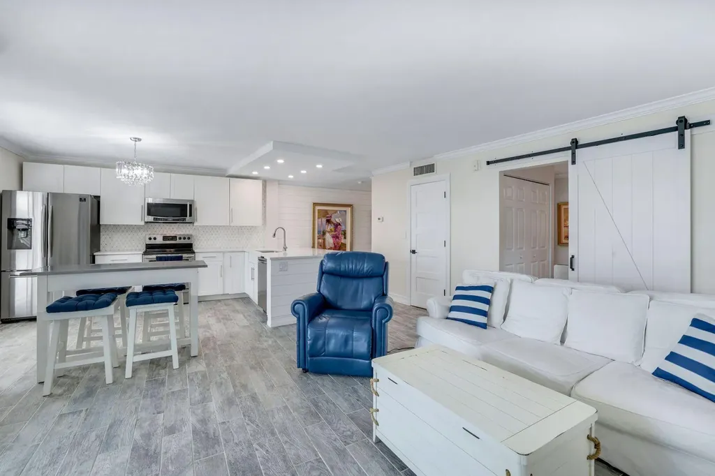 1085 Bald Eagle Drive Marco Island FL 34145