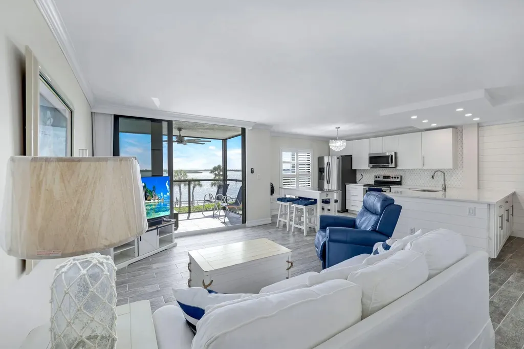 1085 Bald Eagle Drive Marco Island FL 34145