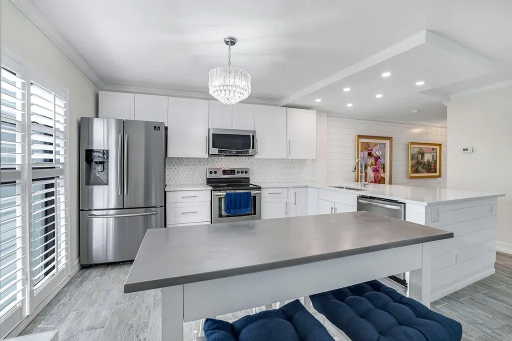 1085 Bald Eagle Drive Marco Island FL 34145