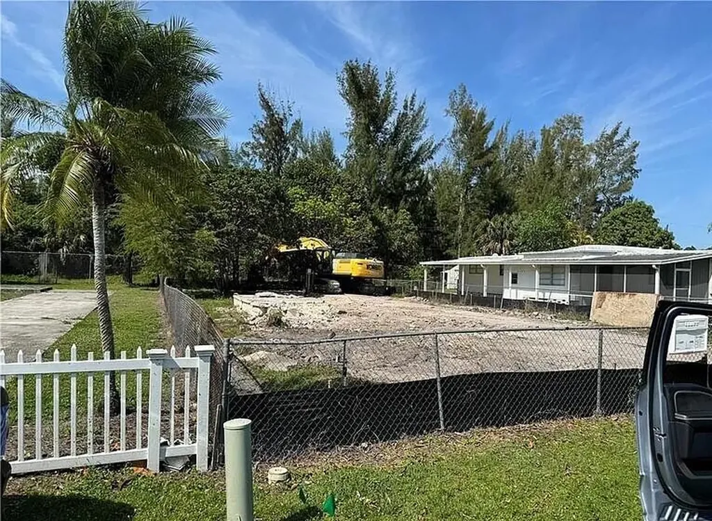 116 Jeepers Drive Naples FL 34112