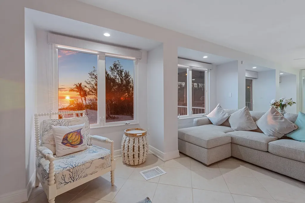 10455 Keewaydin Naples FL 34113