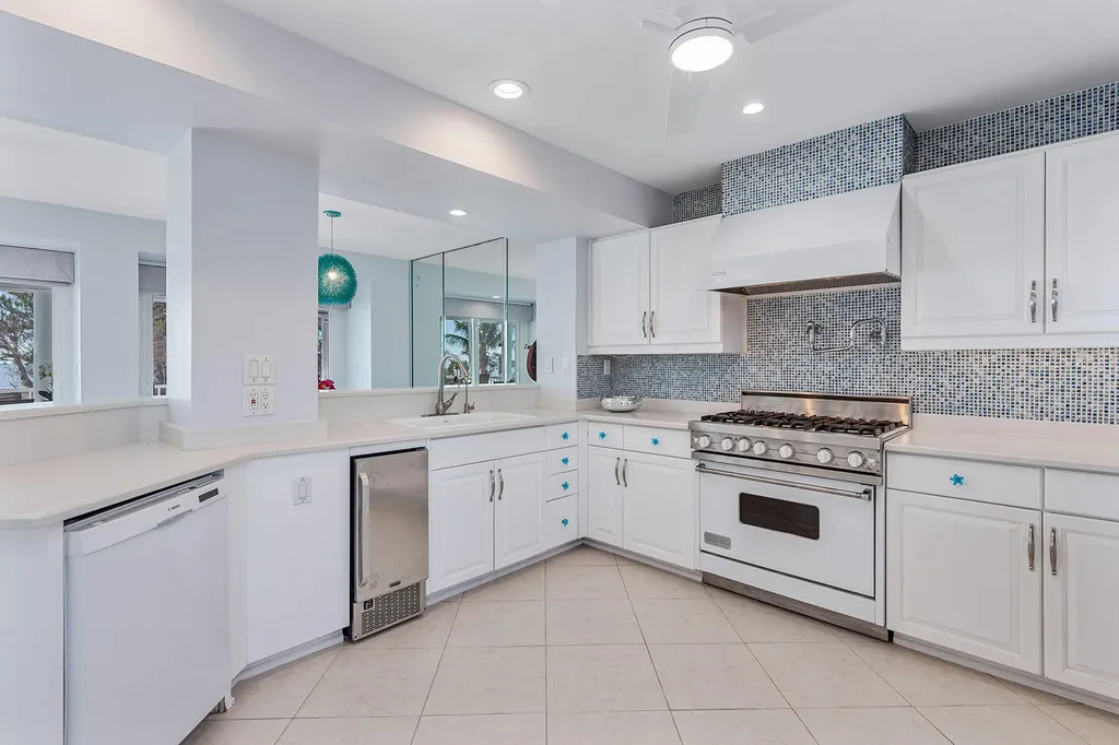 10455 Keewaydin Naples FL 34113