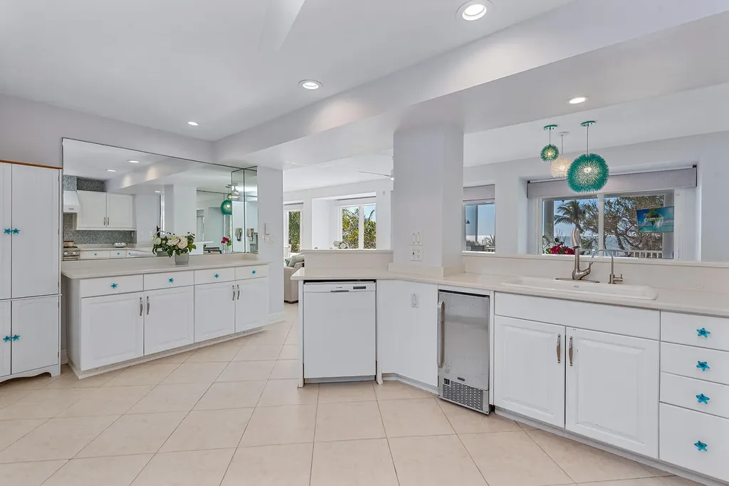 10455 Keewaydin Naples FL 34113