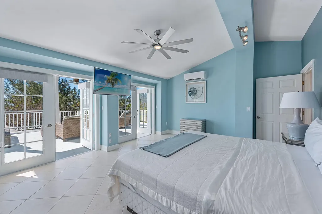 10455 Keewaydin Naples FL 34113