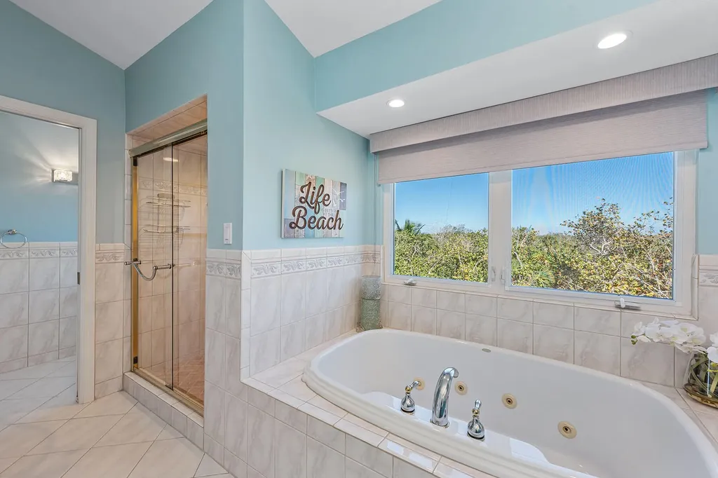 10455 Keewaydin Naples FL 34113