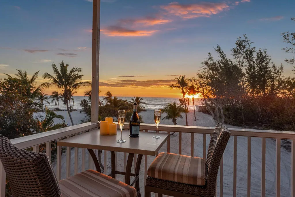 10455 Keewaydin Naples FL 34113