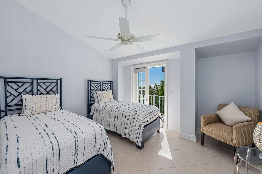 10455 Keewaydin Naples FL 34113