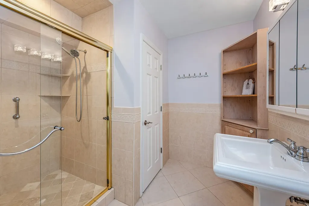 10455 Keewaydin Naples FL 34113