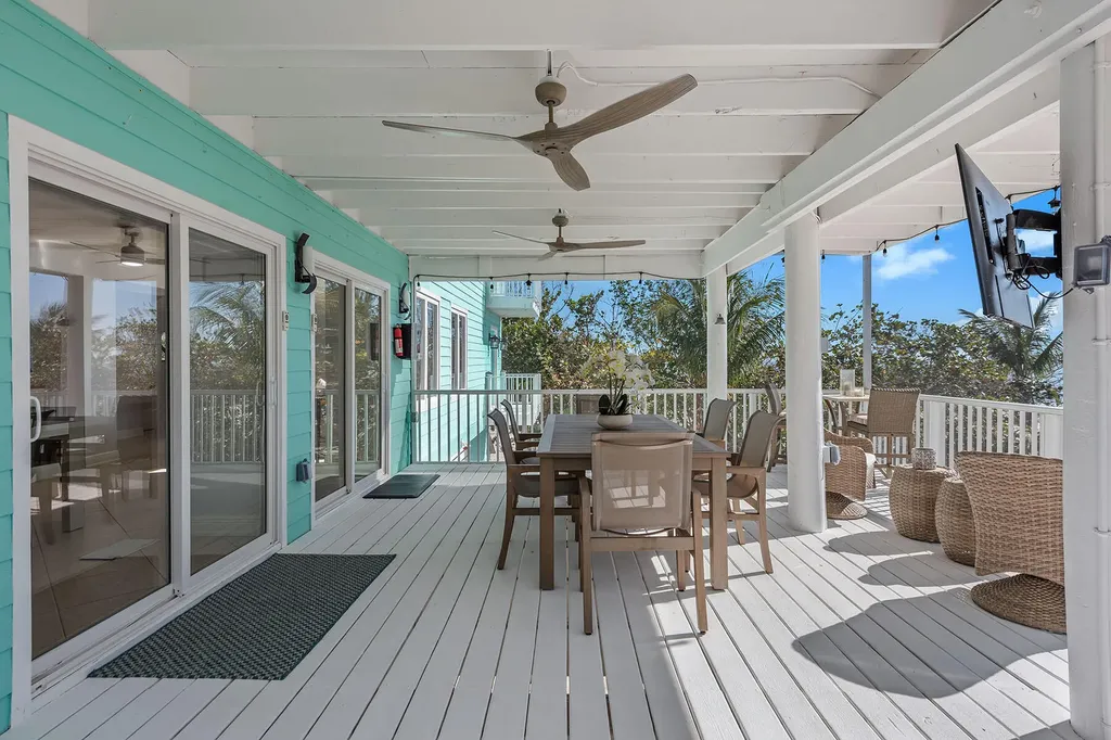 10455 Keewaydin Naples FL 34113