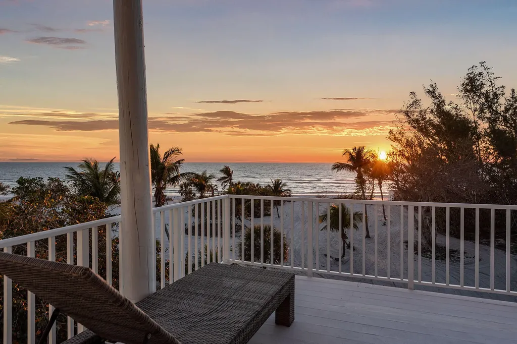 10455 Keewaydin Naples FL 34113