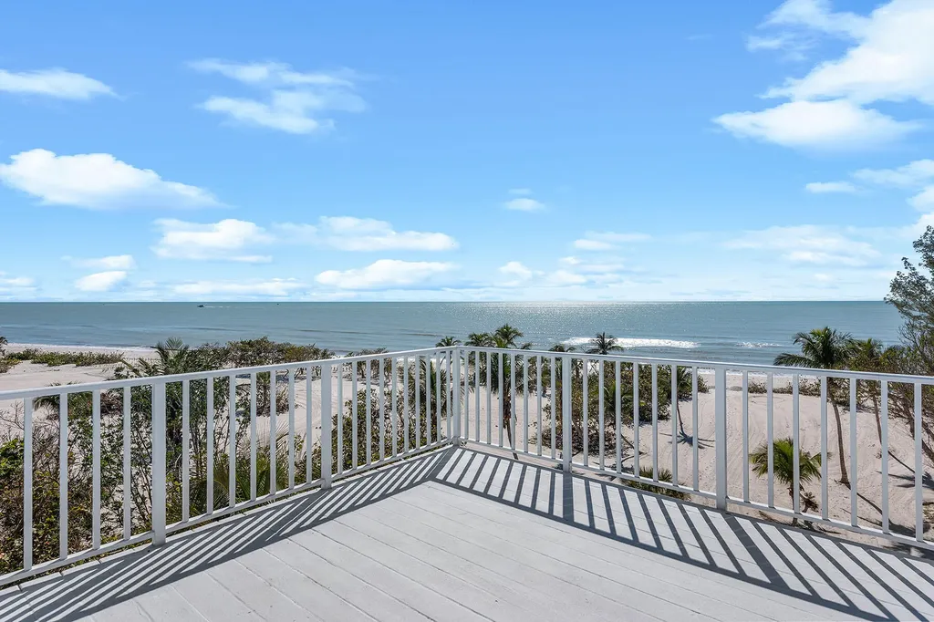 10455 Keewaydin Naples FL 34113