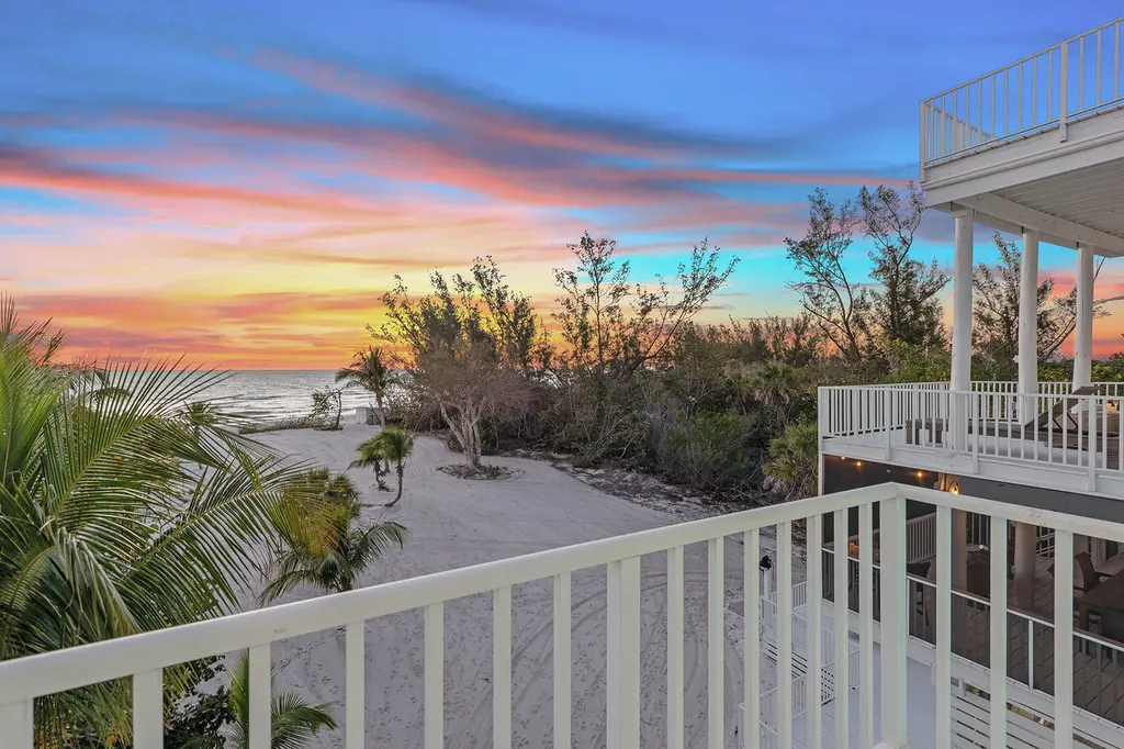 10455 Keewaydin Naples FL 34113