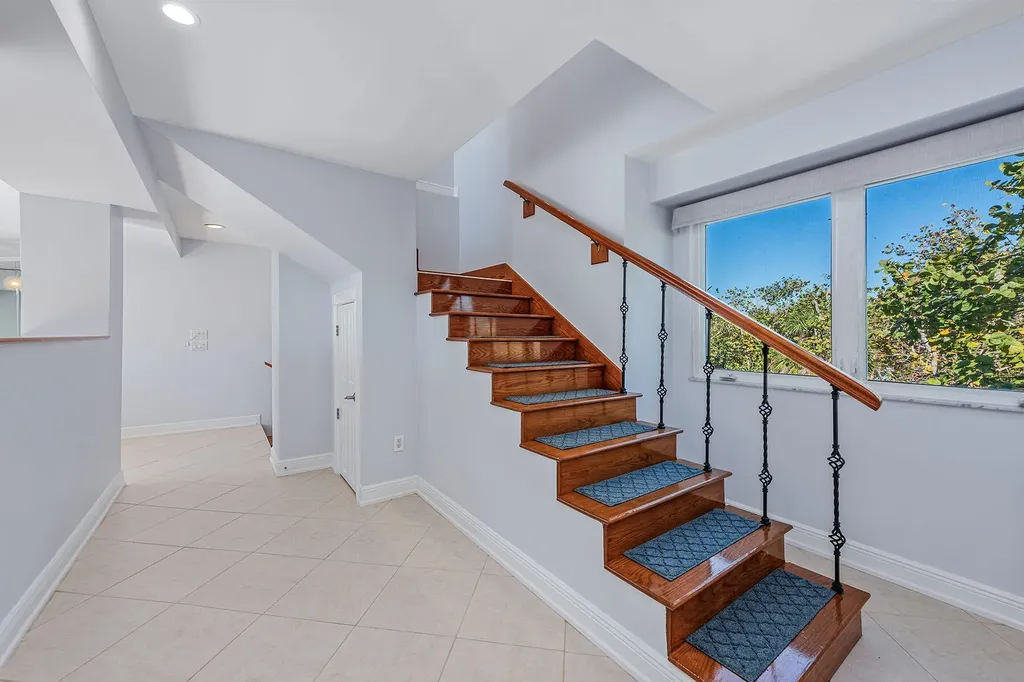 10455 Keewaydin Naples FL 34113