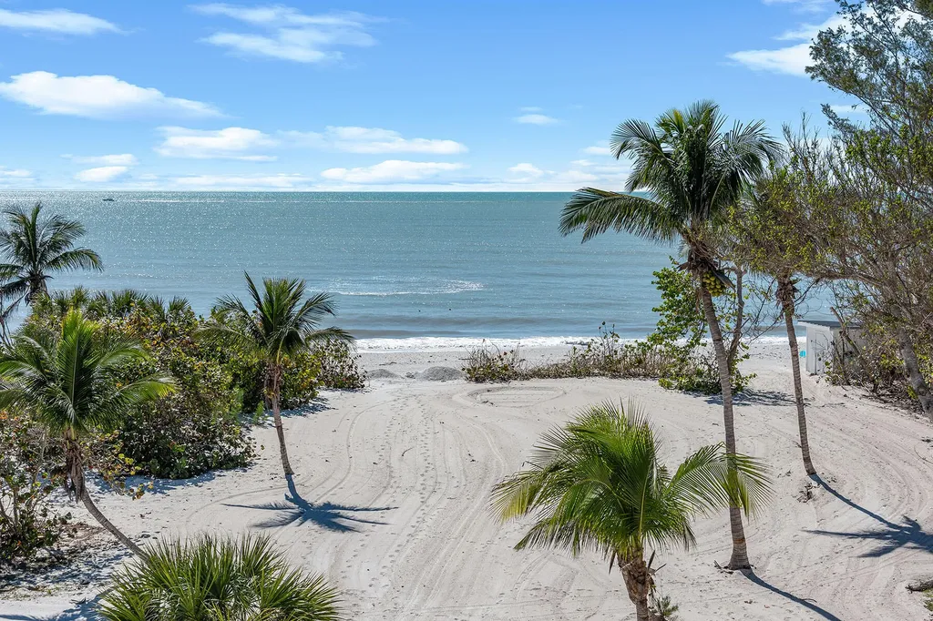 10455 Keewaydin Naples FL 34113