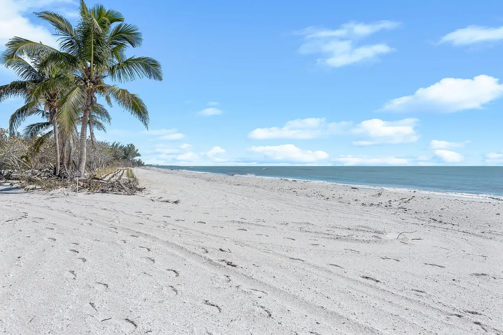 10455 Keewaydin Naples FL 34113