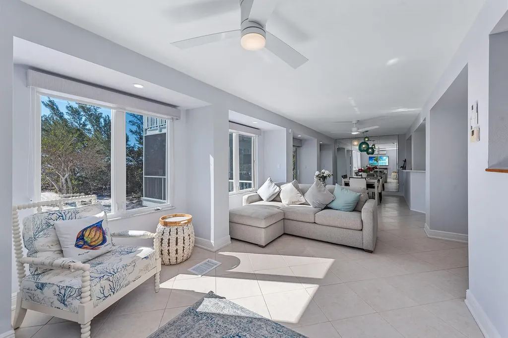 10455 Keewaydin Naples FL 34113