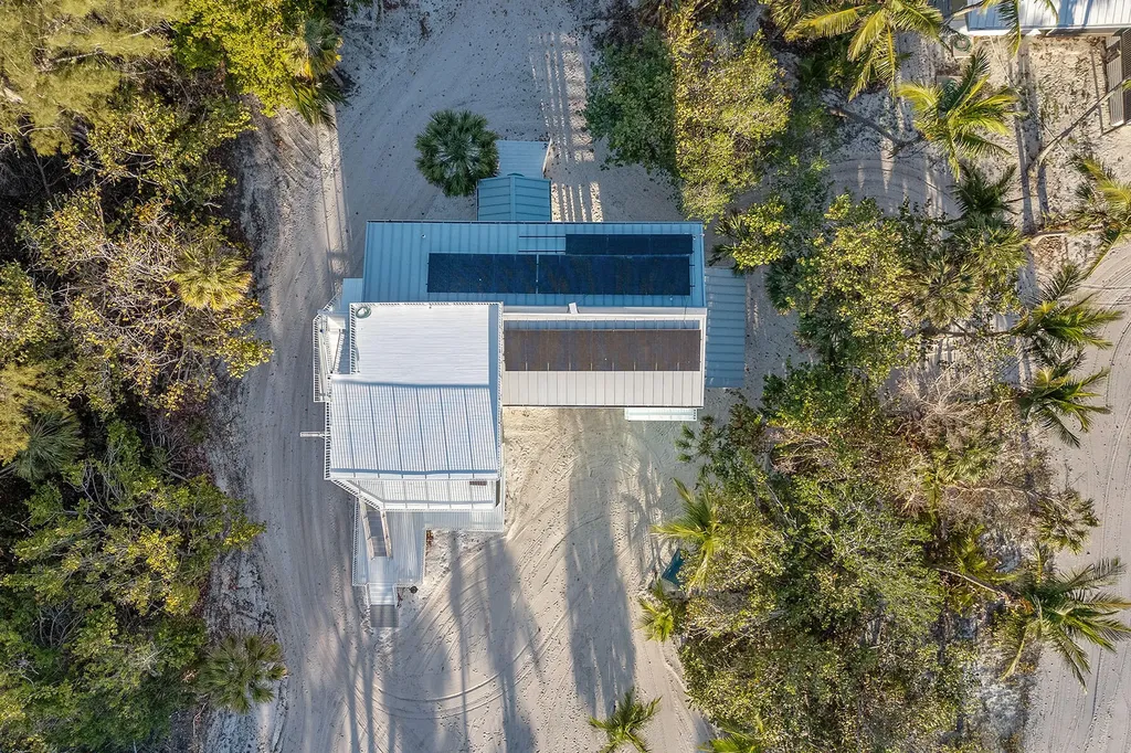 10455 Keewaydin Naples FL 34113