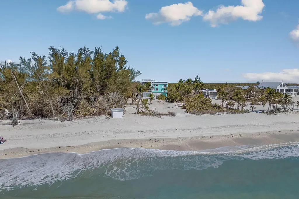 10455 Keewaydin Naples FL 34113