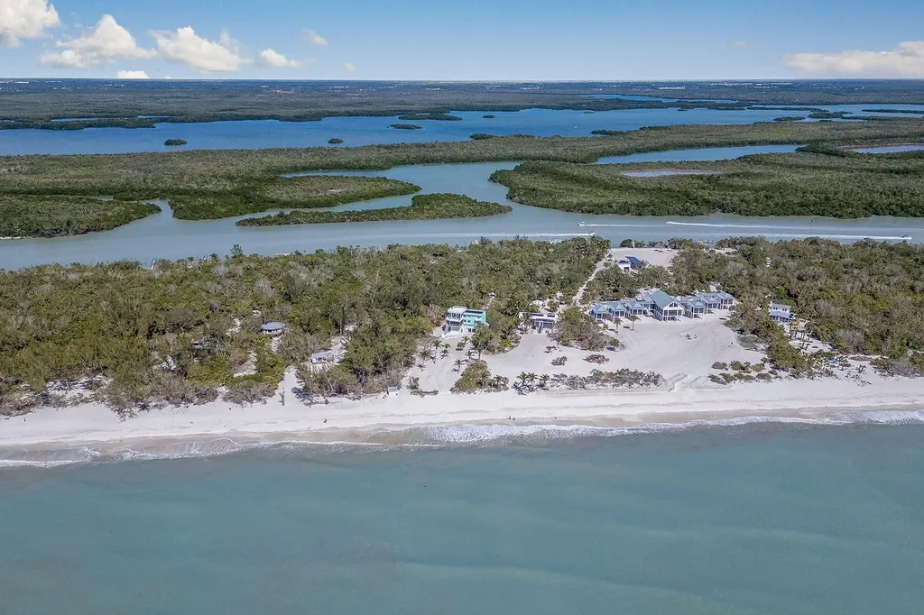 10455 Keewaydin Naples FL 34113