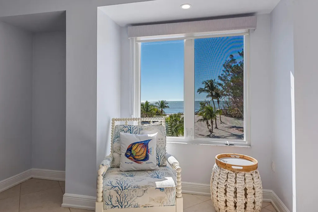 10455 Keewaydin Naples FL 34113