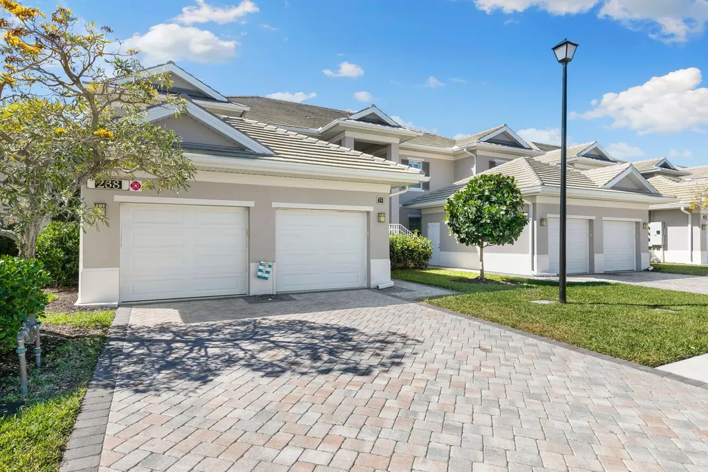 238 Indies Drive E Naples FL 34114