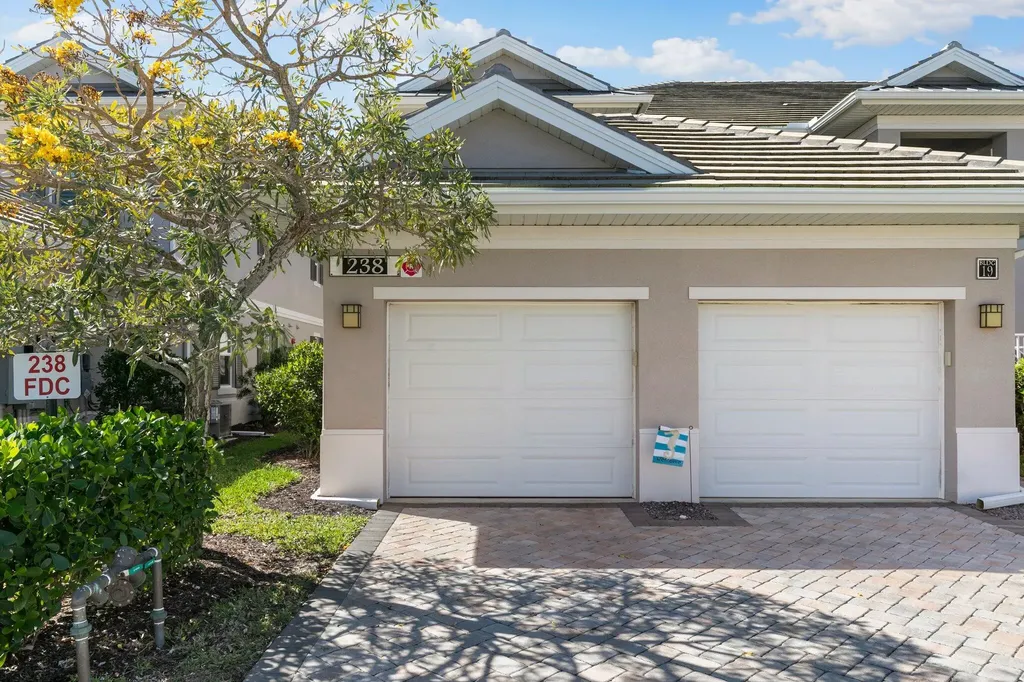 238 Indies Drive E Naples FL 34114