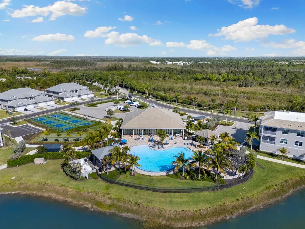 238 Indies Drive E Naples FL 34114