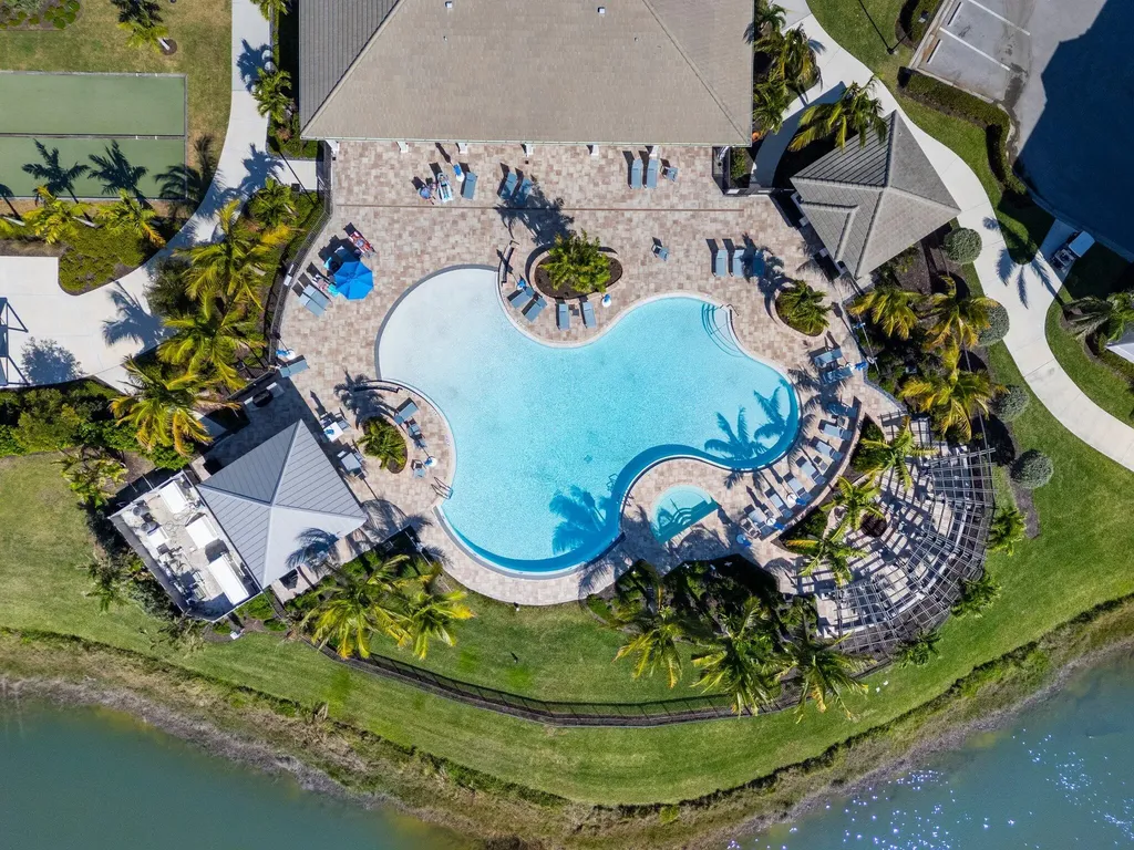 238 Indies Drive E Naples FL 34114