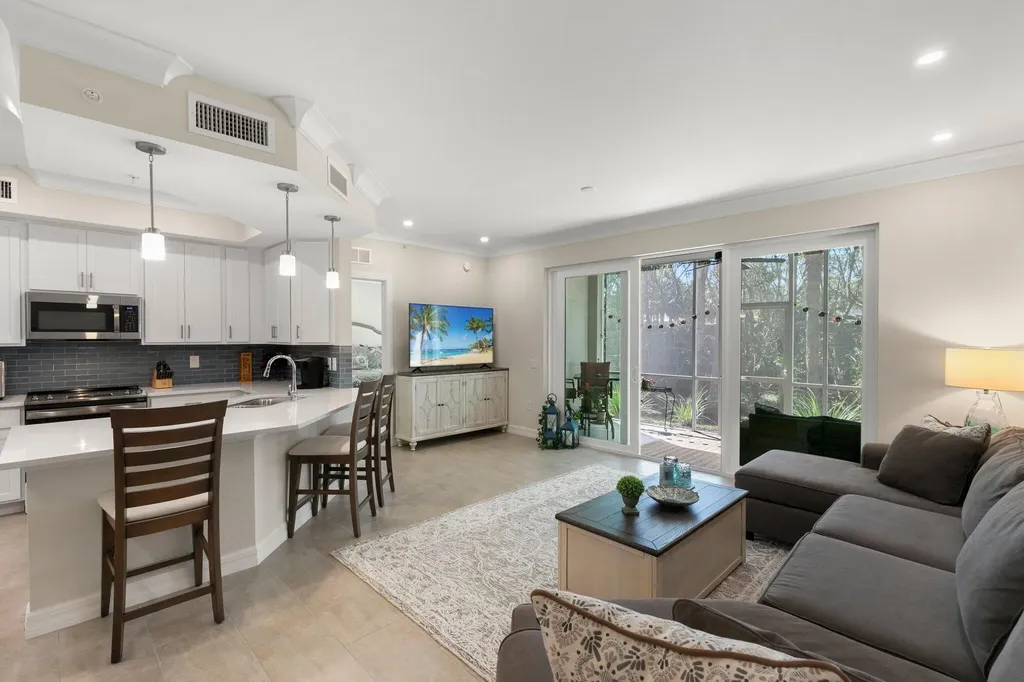 238 Indies Drive E Naples FL 34114