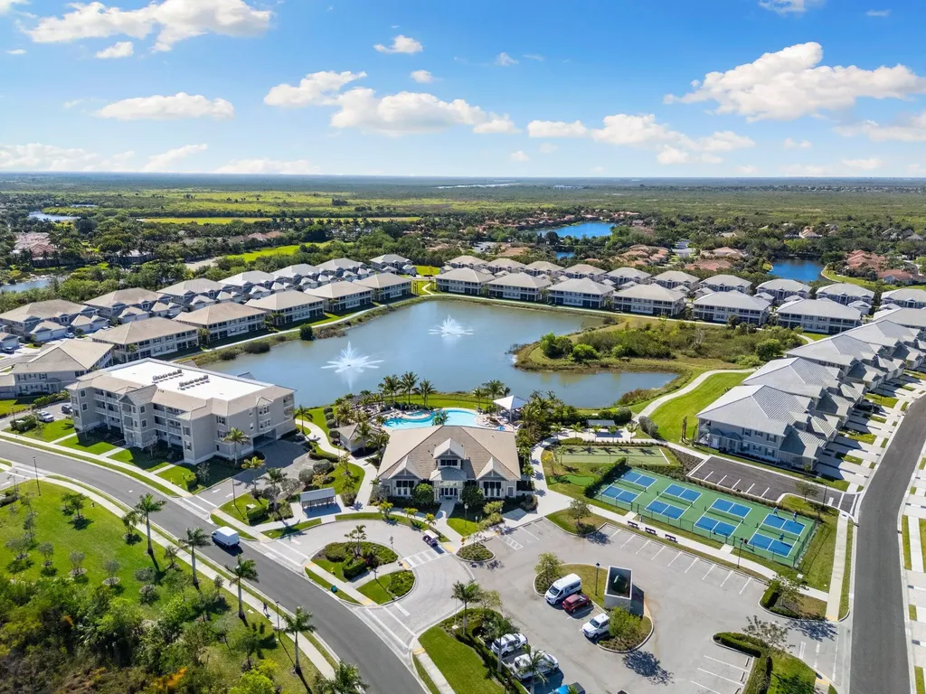 238 Indies Drive E Naples FL 34114