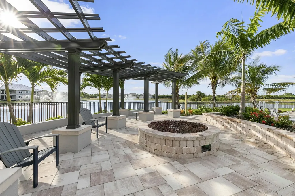 238 Indies Drive E Naples FL 34114