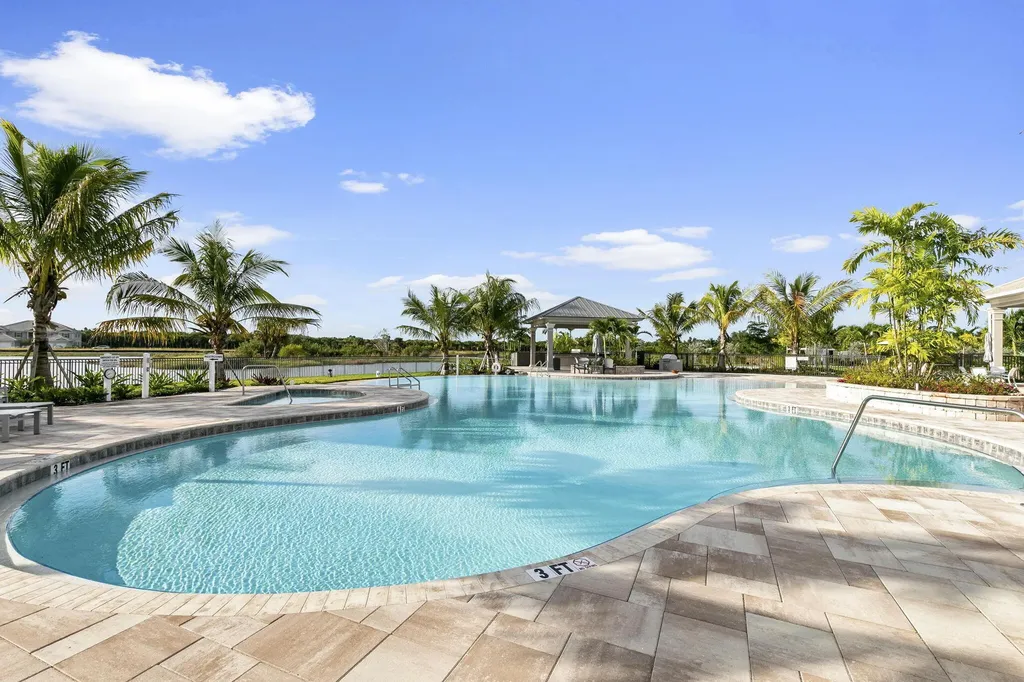 238 Indies Drive E Naples FL 34114