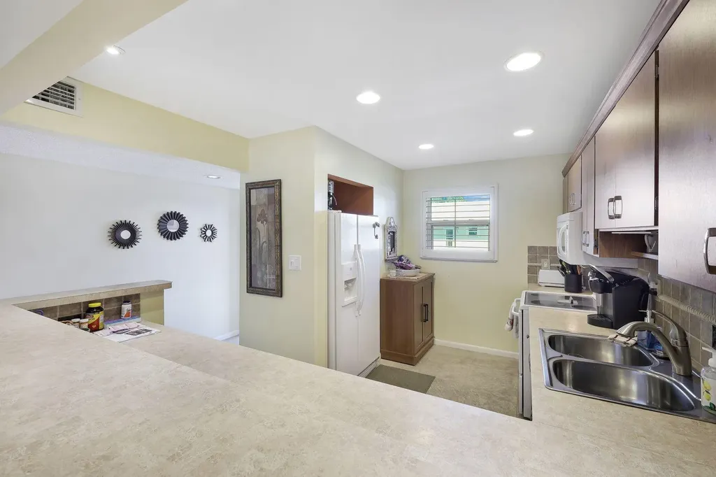 169 S Collier Marco Island FL 34145