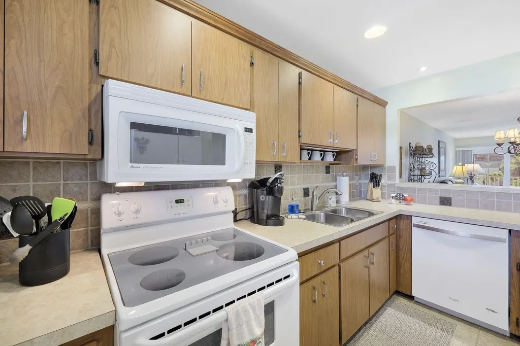 169 S Collier Marco Island FL 34145