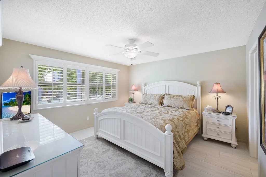 169 S Collier Marco Island FL 34145