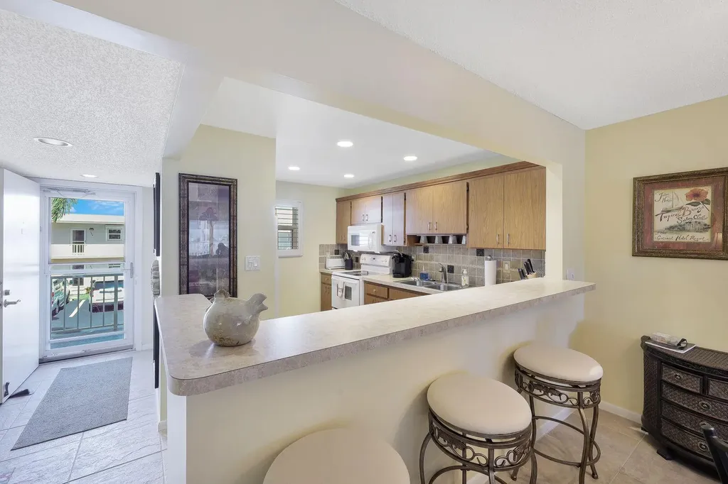 169 S Collier Marco Island FL 34145