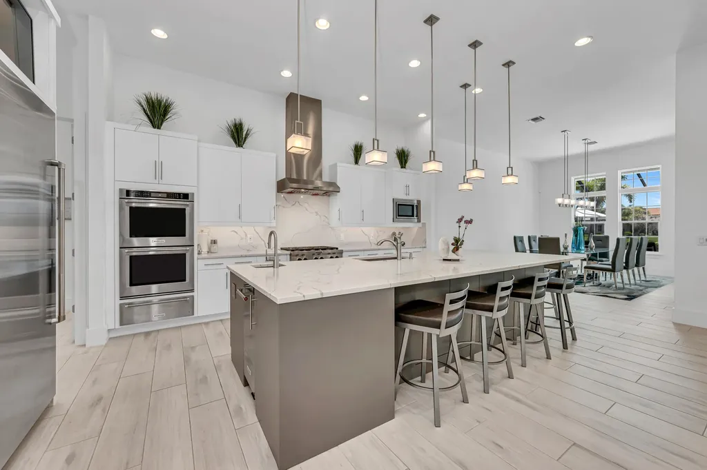 3225 Cotuit Court Naples FL 34114