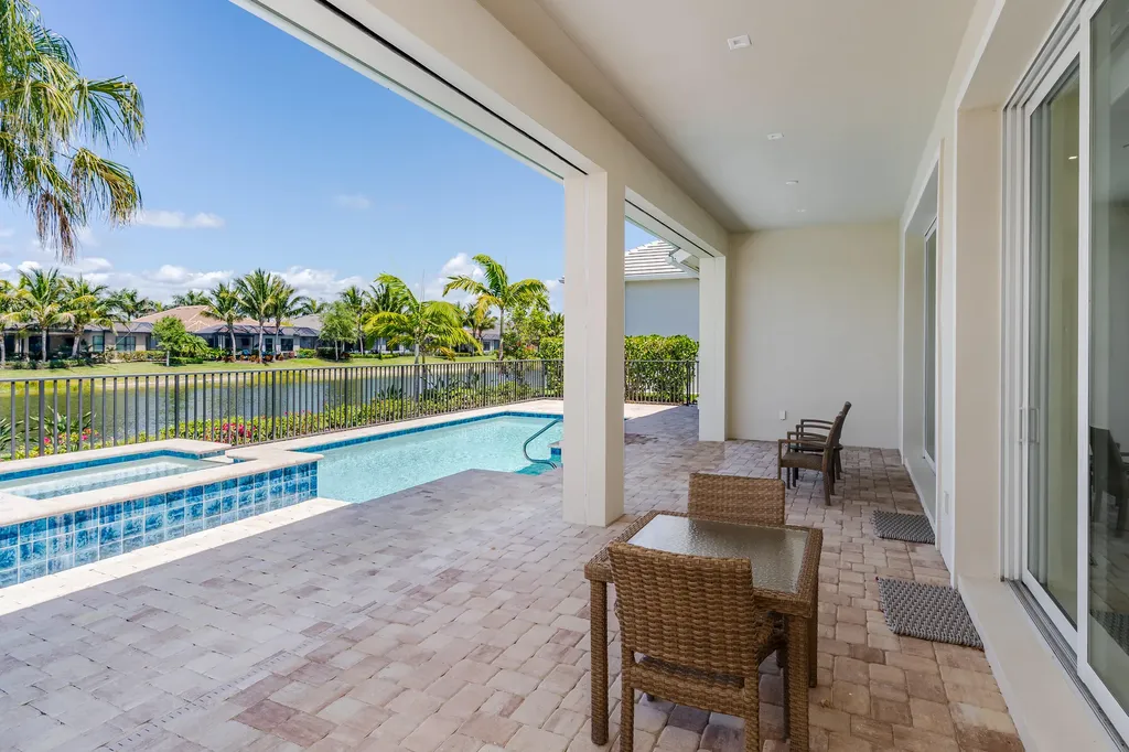 3287 Kumamoto Lane Naples FL 34114
