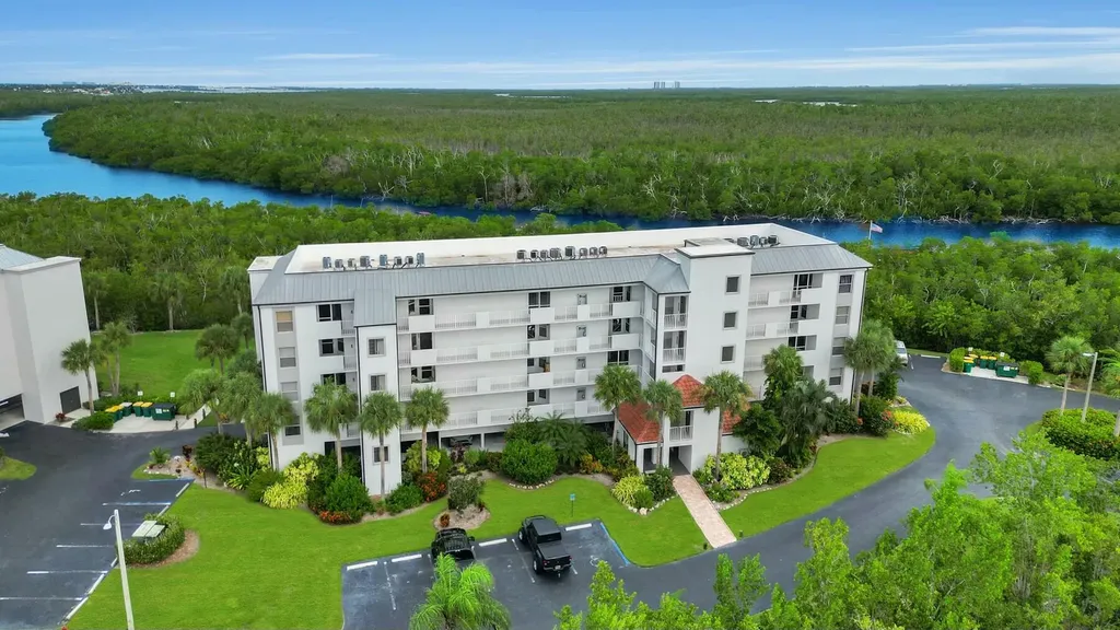 200 Stevens Landing Marco Island FL 34145