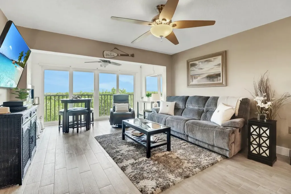 200 Stevens Landing Marco Island FL 34145