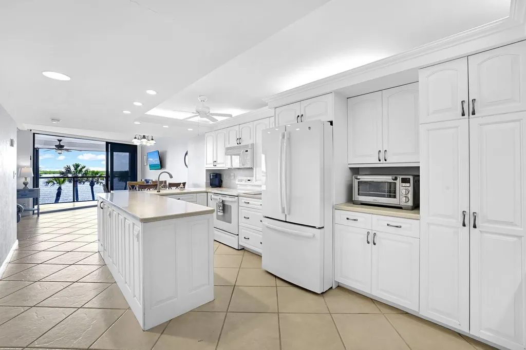 1085 Bald Eagle Drive Marco Island FL 34145