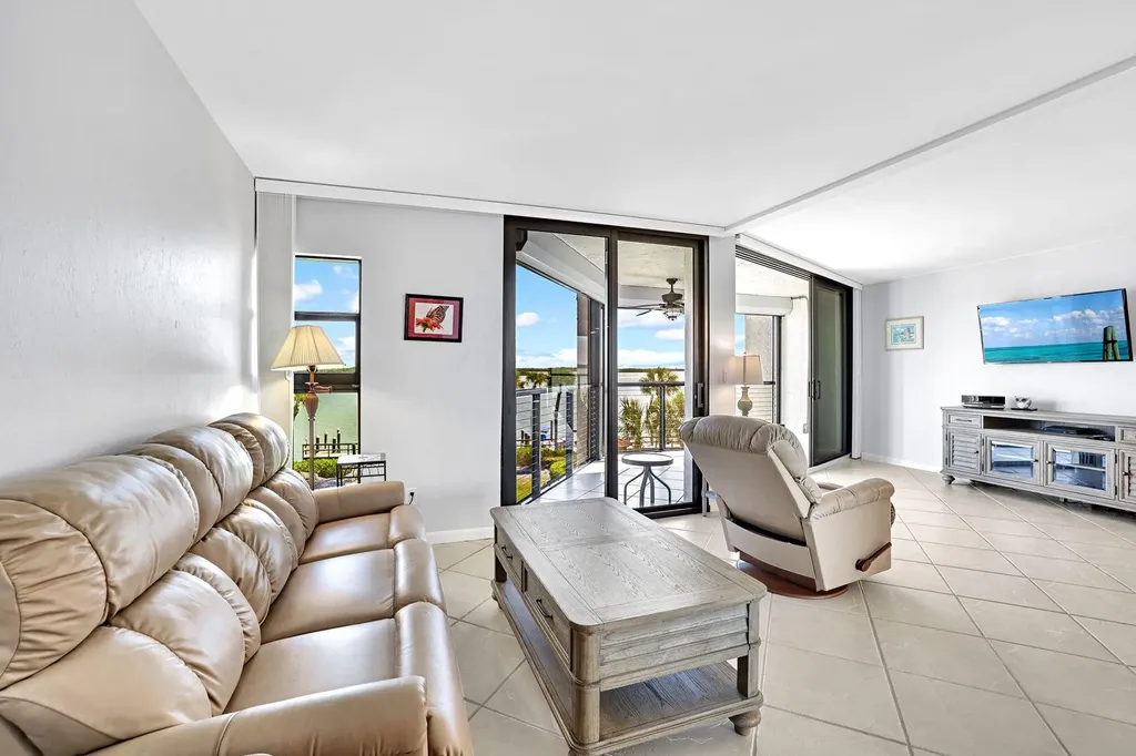 1085 Bald Eagle Drive Marco Island FL 34145