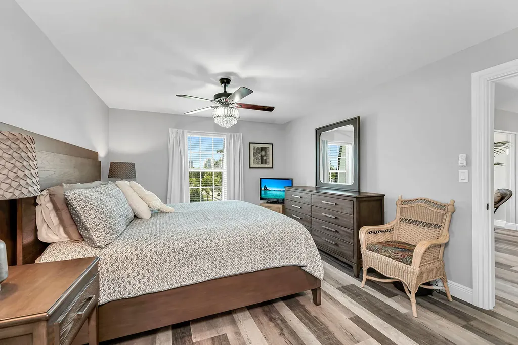 4200 Belair Lane Naples FL 34103